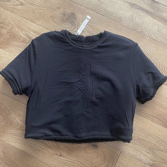 Lululemon Textured Fleece Embroidered Logo Tee Black Cropped Crew Neck Size: 4 - Picture 8 of 10
